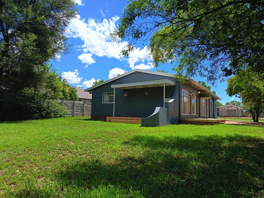 8 Bedroom Property for Sale in Brandwag Free State